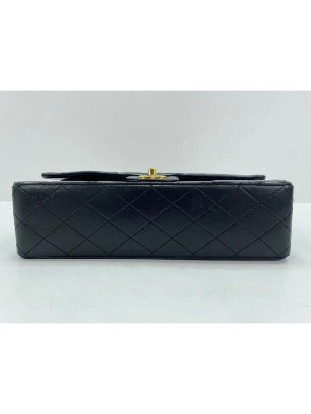 Chanel Shoulder Bag Quilted 25